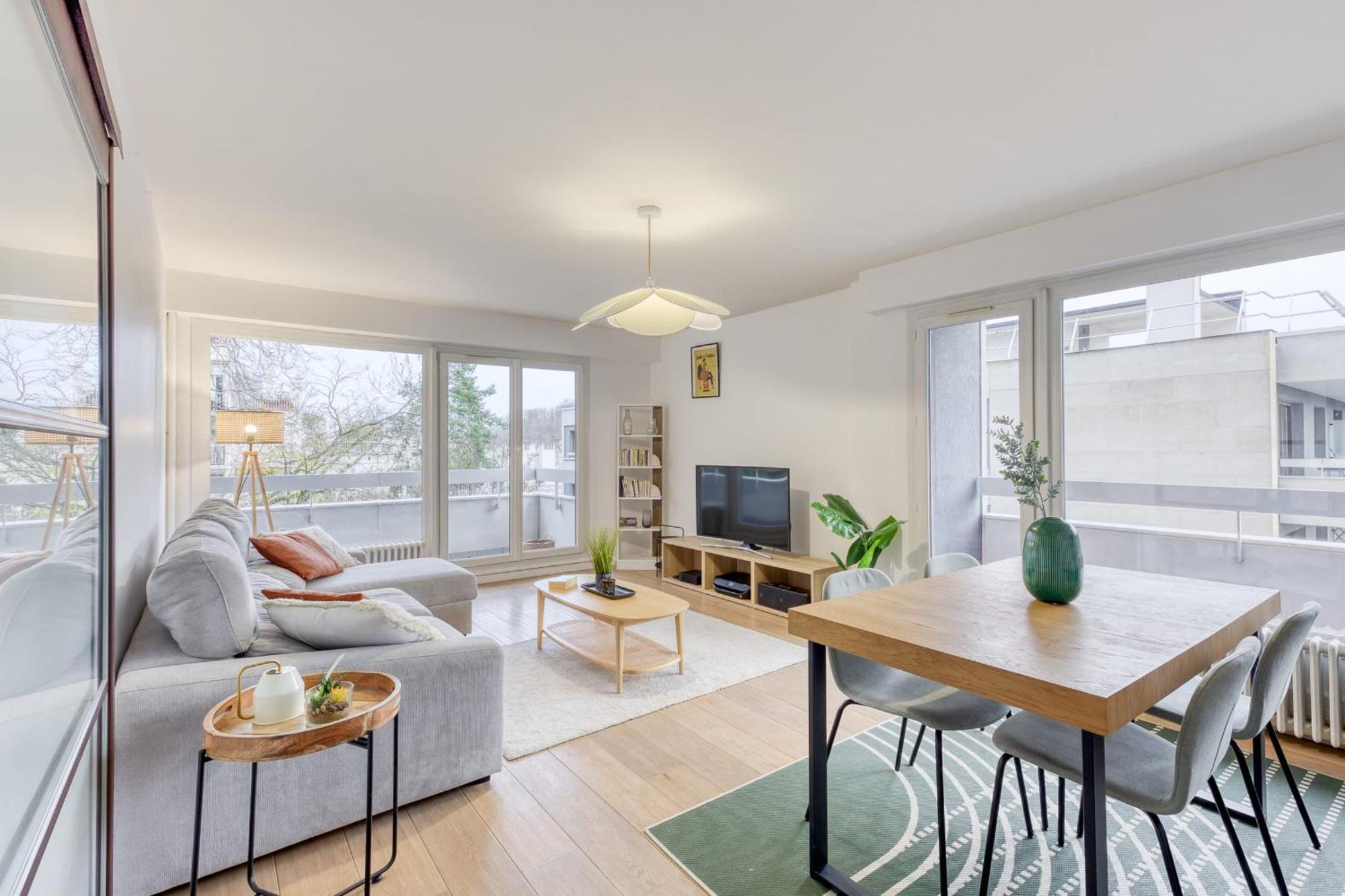 Grand Appartement Spacieux - Proche Paris Sevres Luaran gambar