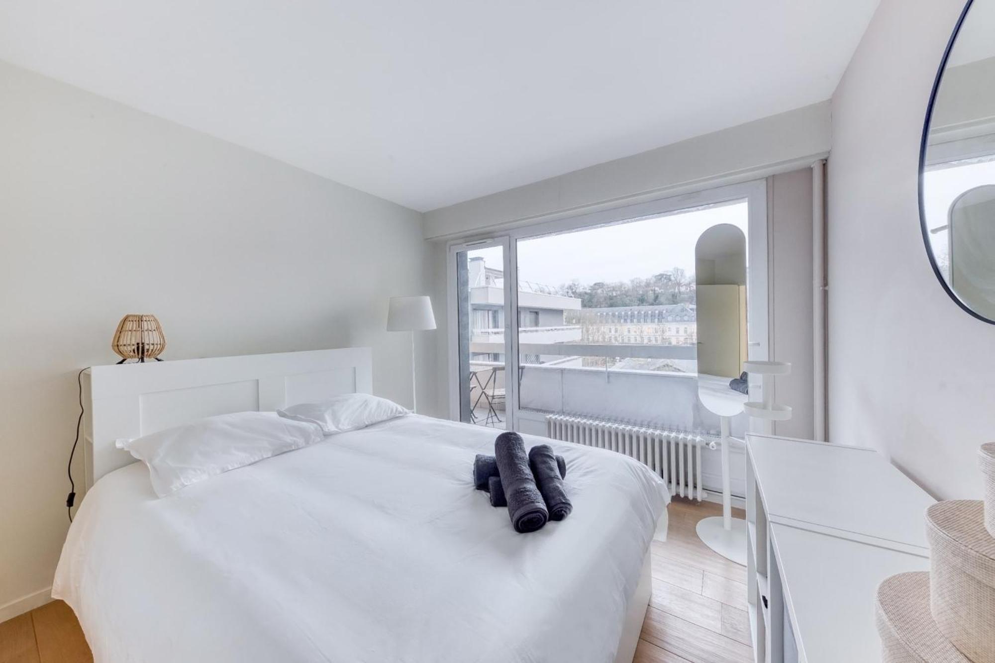 Grand Appartement Spacieux - Proche Paris Sevres Luaran gambar