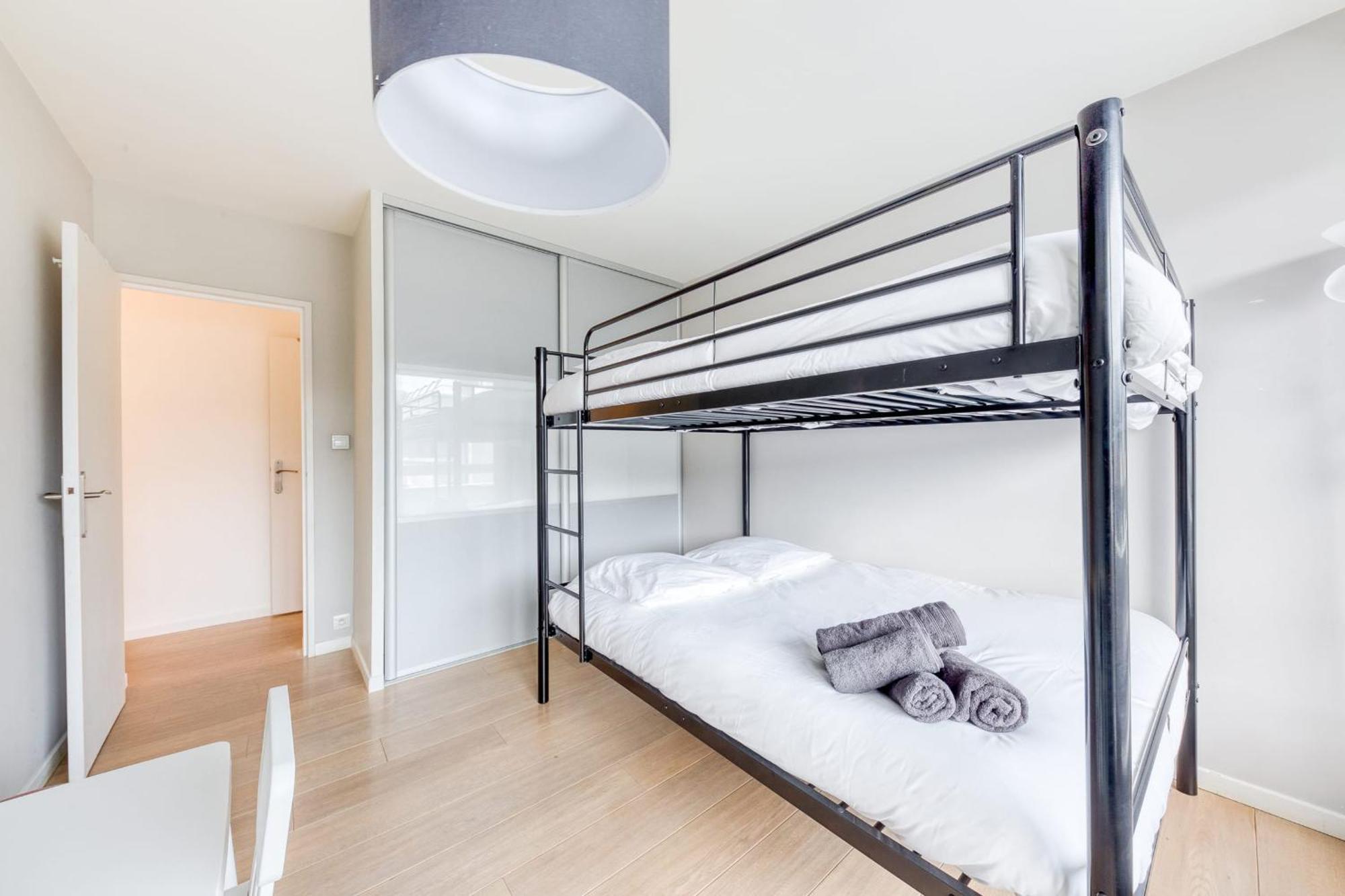 Grand Appartement Spacieux - Proche Paris Sevres Luaran gambar